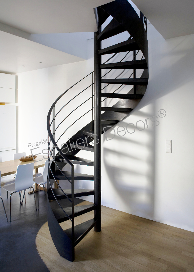Photo DH50 - Escalier d'intérieur métallique hélicoïdal, design contemporain, dans une maison d'Architecte.